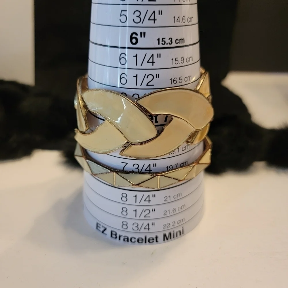 Set of 2 Vintage Enamel Painted Bracelets - Picture 15 of 15